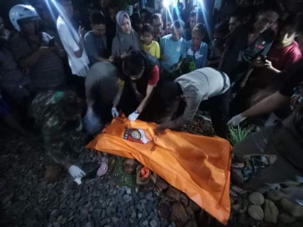 Evakuasi jenazah mahasiswi Unwahas Semarang