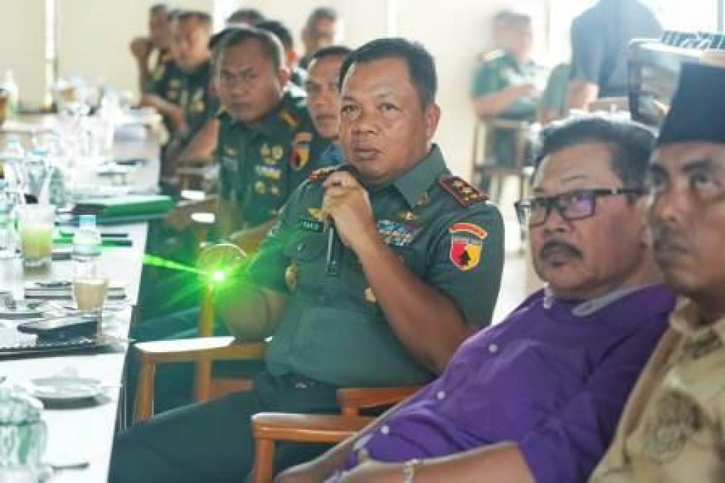 Mayjen Farid Makruf terima paparan lomba Karapan Sapi Piala Panglima TNI