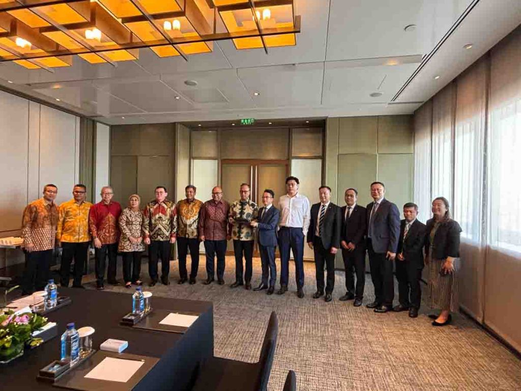 NETA dan Menperin di Beijing
