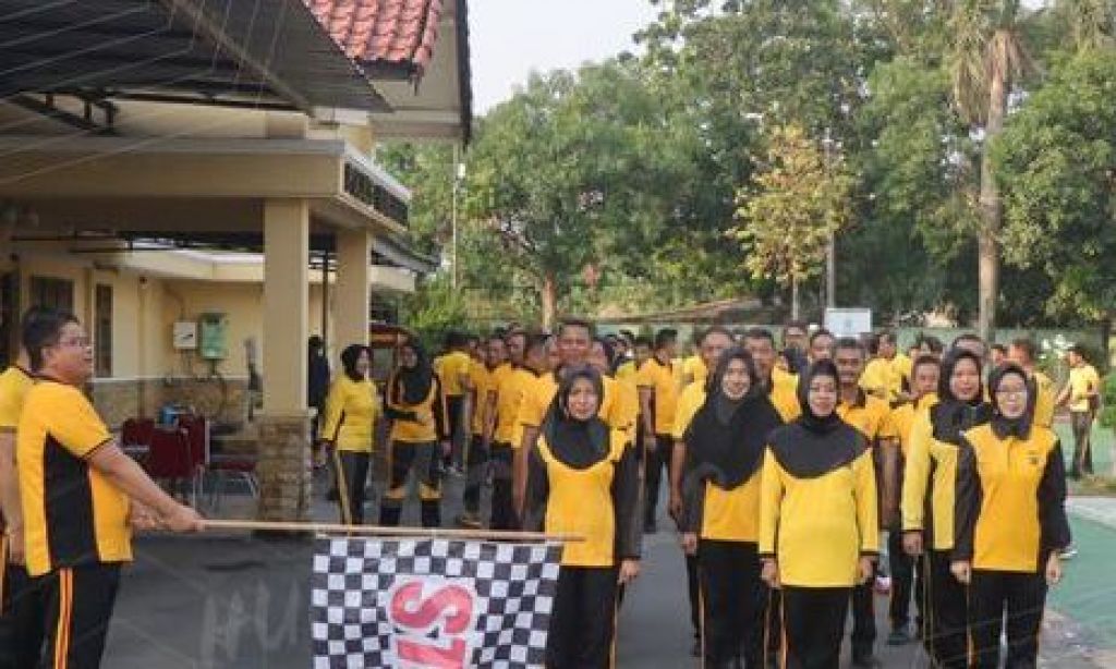 Kegiatan olahraga bersama di lingkungan Polres Indramayu,