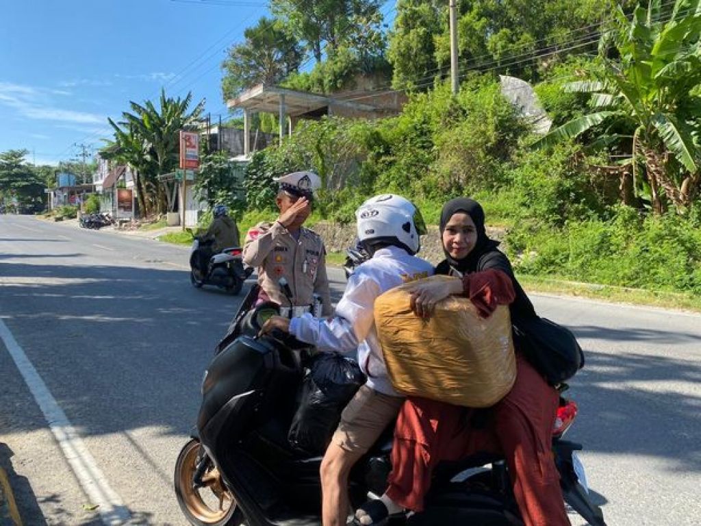 Satlantas Polres Majene  menindak pelanggar lalu lintas