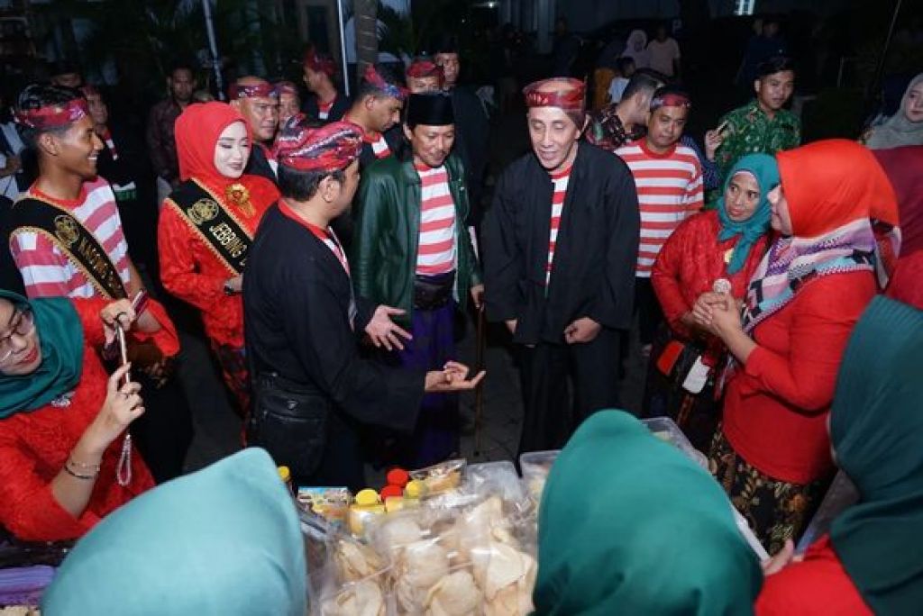 Pagelaran kesenian dan budaya Malem Tera' Bulan