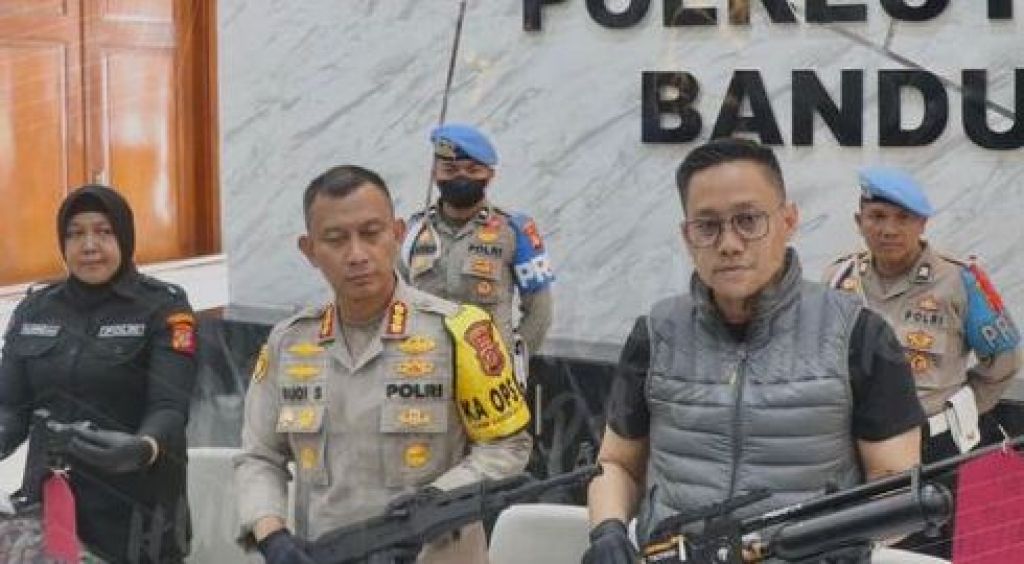 Kombes Pol Budi Sartono, saat ungkap kasus di Mapolrestabes Bandung