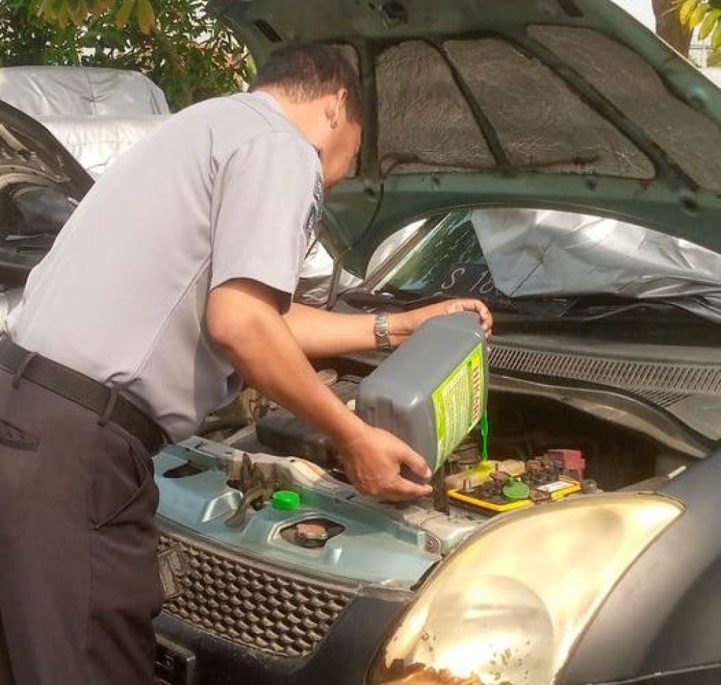 Pemeliharaan dan perawatan mobil sitaan KPK