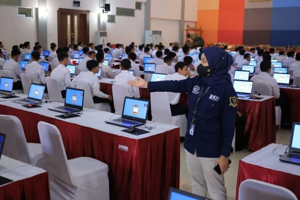 Panitian memberi arahan kepada peserta SKD CASN