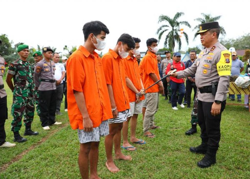 Para tersangka pengedar narkoba
