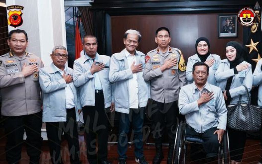 Polda Jawa Barat memfasilitasi sebanyak 400 difabel memiliki Surat Izin Pengemudi (SIM) D