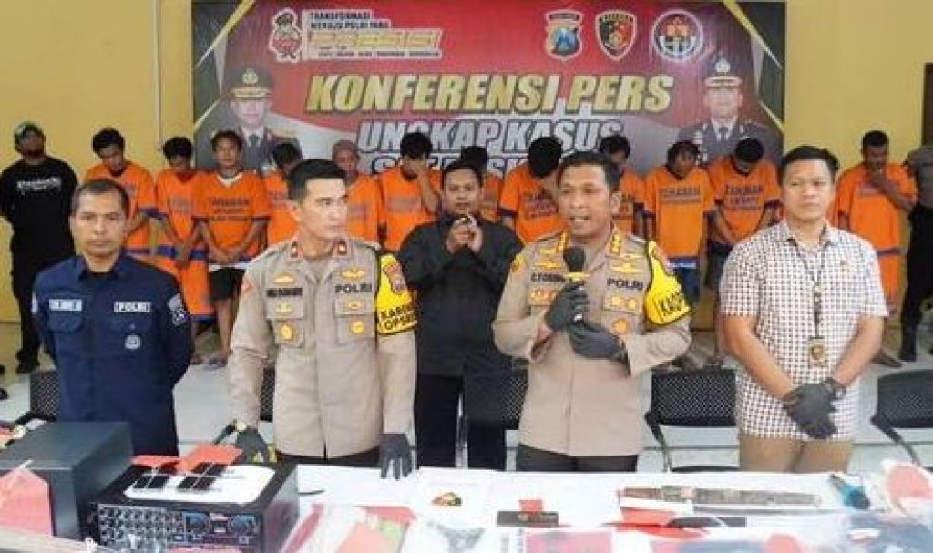 Komisaris Besar (Kombes) Polisi Christian Tobing memberikan keterangan pers