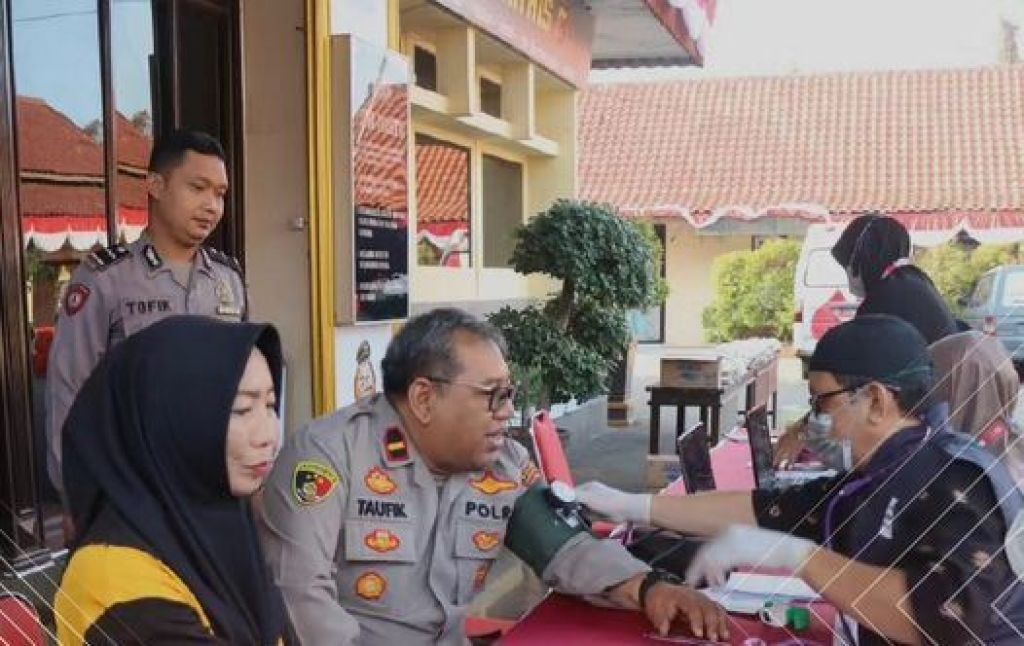 Donor darah di Polres Cirebon Kota