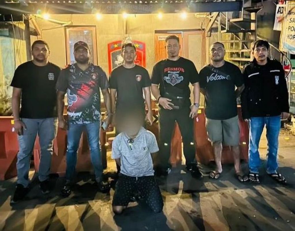 DP di depan personil Polresta Jayapura Kota
