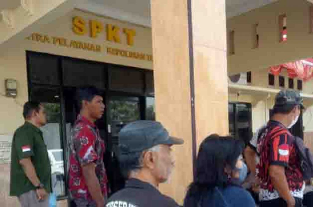 Pihak keluarga korban dan pelaku mendatangi Polsek Benowo berharap ada keadilan restorative