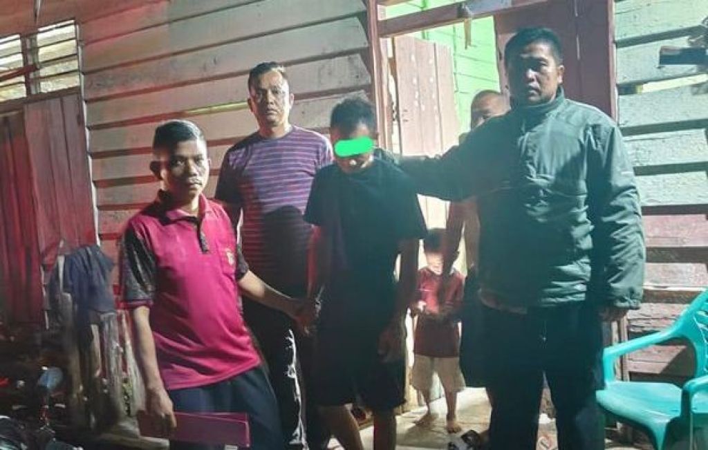 Penangkapan HE