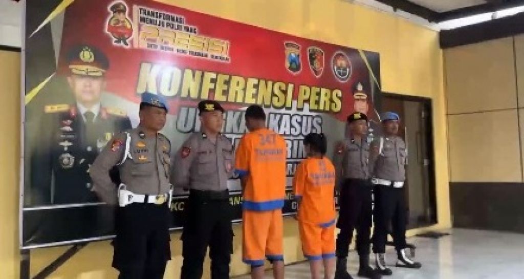 NK dan suaminya di Polresta Sidoarjo