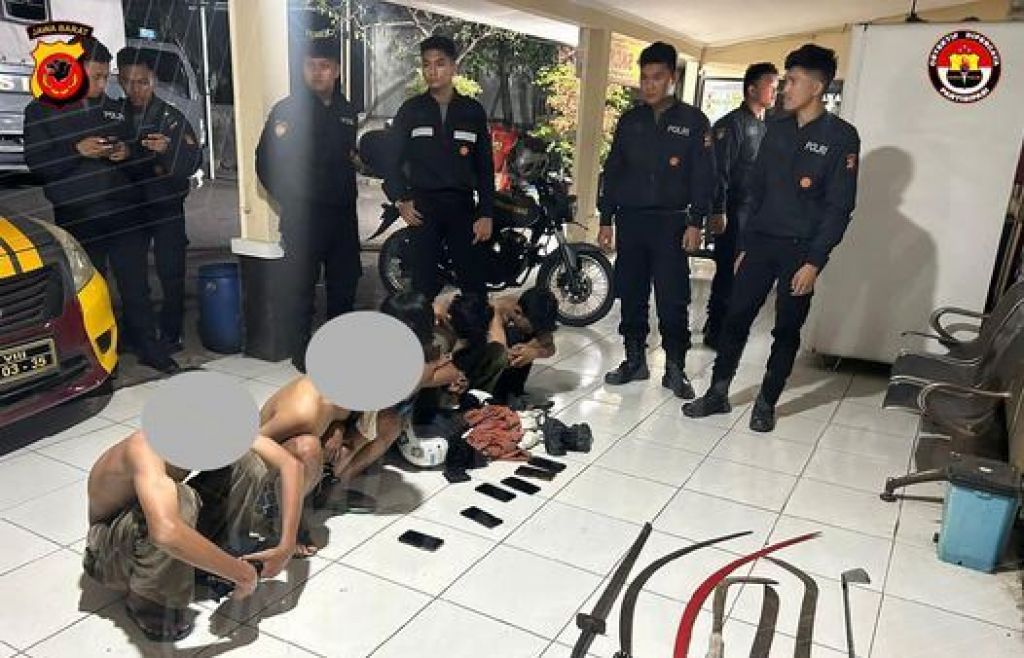 Polsek Karawang Kota mengamankan pelaku geng motor, tawuran