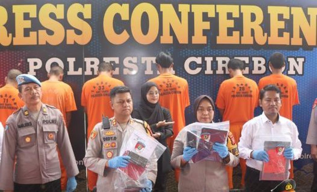Kombes Pol Sumarni saat konferensi pers di Mapolresta Cirebon
