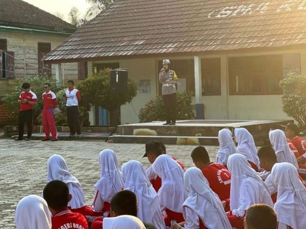 Binluh ke SMA Negeri 1 Unggulan Muara Enim