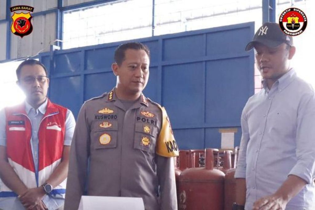 Kapolresta Bandung, Kombes Pol Kusworo Wibowo saat menggelar konferensi pers di Baleendah