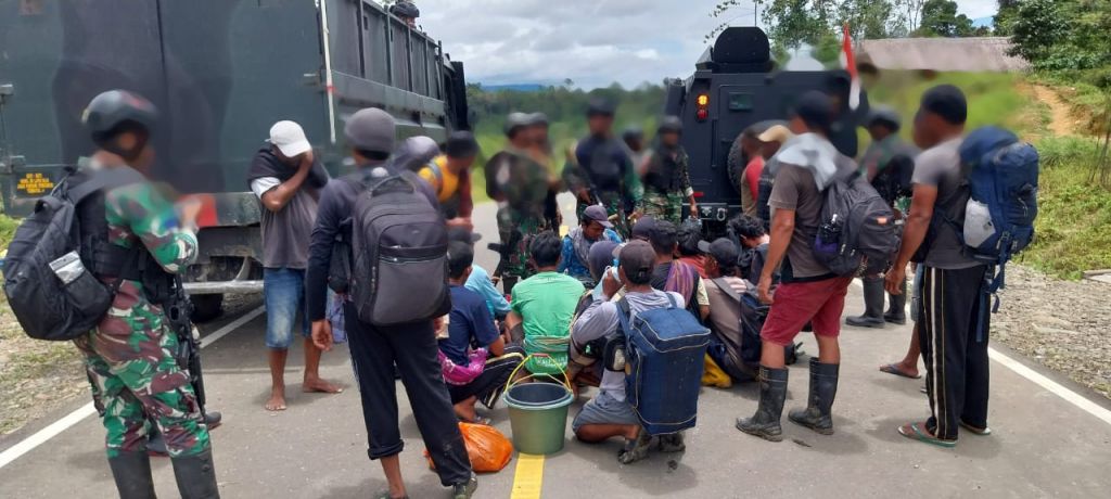 Evakuasi Masyarakat dari Pembantaian KST Papua