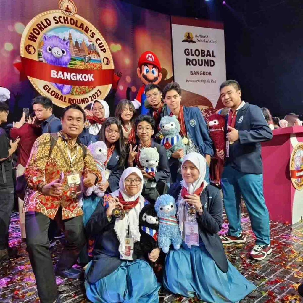 Tim SMAN 5 Surabaya