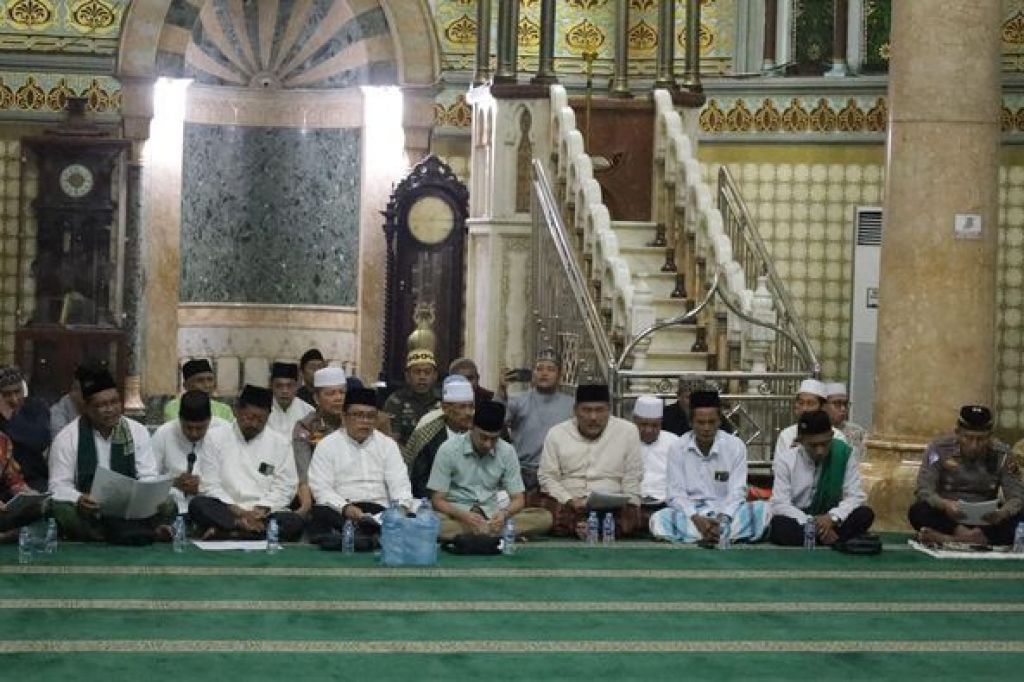 Pengajian zikir dan ratib dalam rangka doa bersama untuk kesembuhan Sultan Deli Perkasa Alam