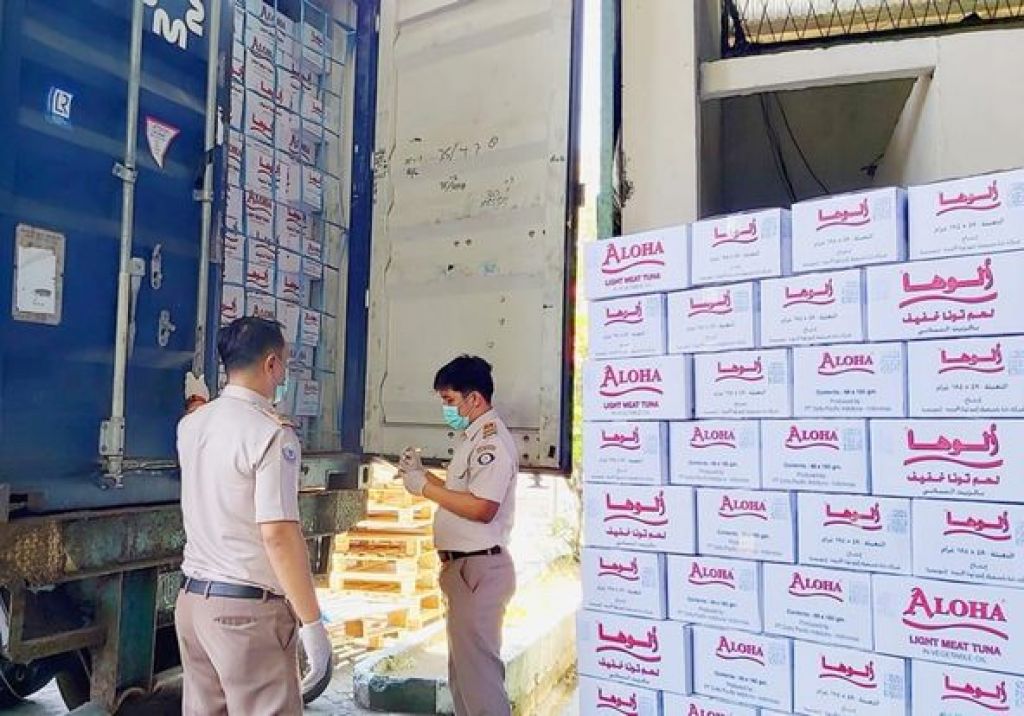 Pemeriksaan puluhan ton produk perikanan tuna