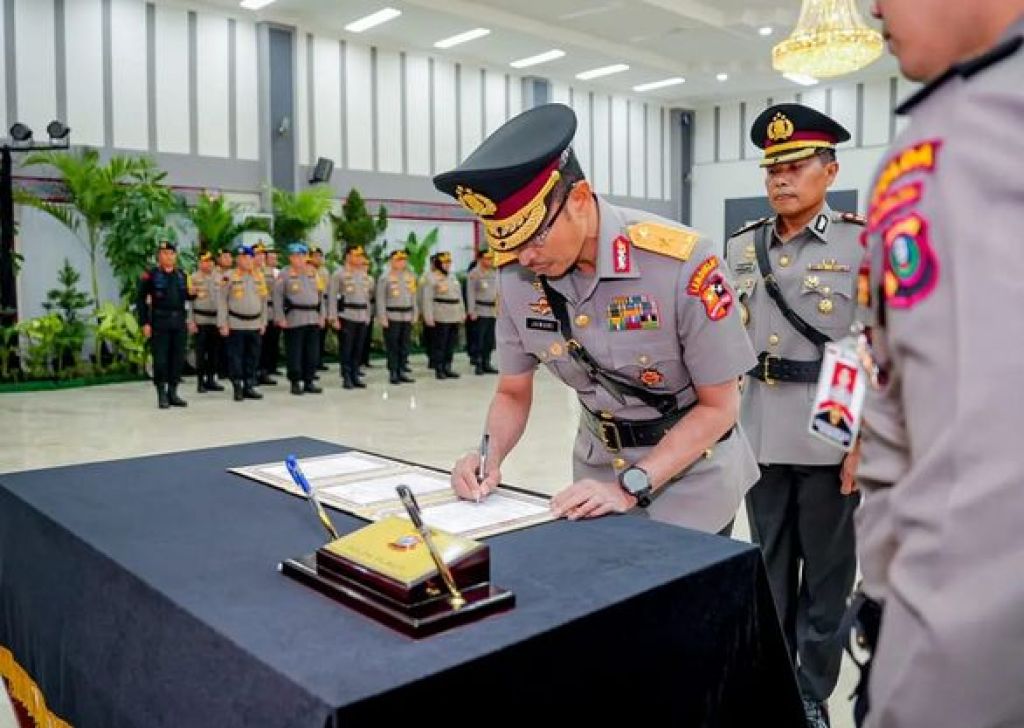 Sertijab Wakapolda Sumut dari Brigjen Pol Jawari kepada Kombes Pol Rony Samtana 