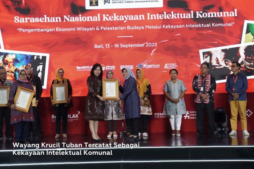 Penyerahan Surat Pencatatan KIK itu di Bali.